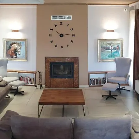 Hilltop Hideaway Bed & Breakfast