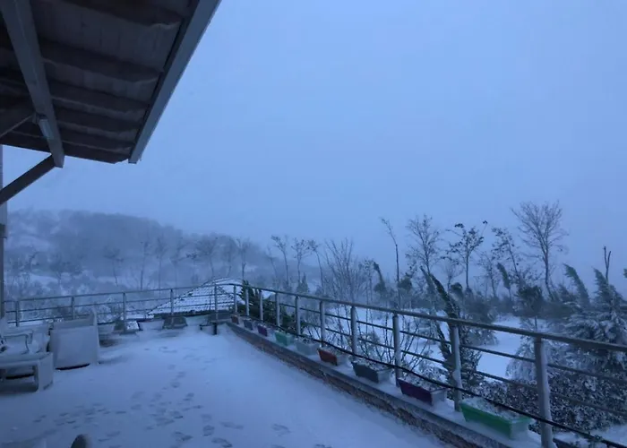 Hilltop Hideaway * Elbasan