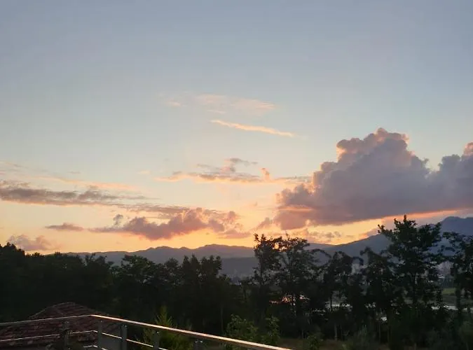 Nocleg ze śniadaniem Hilltop Hideaway Elbasan