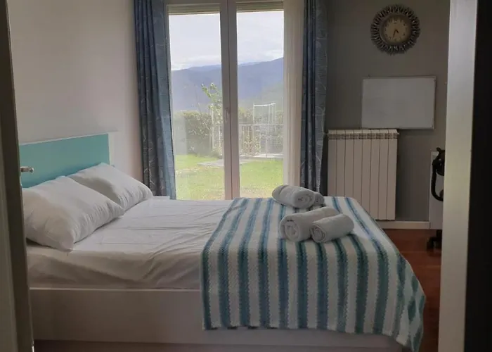 Hilltop Hideaway Nocleg ze śniadaniem Elbasan