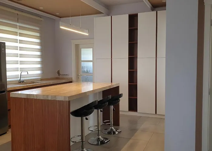 Hilltop Hideaway Nocleg ze śniadaniem Elbasan