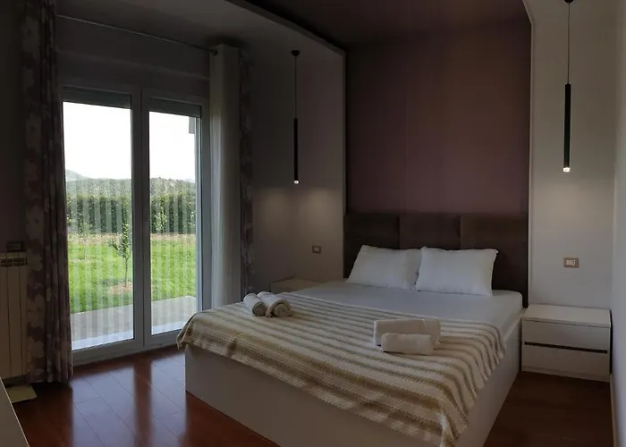 Nocleg ze śniadaniem Hilltop Hideaway *